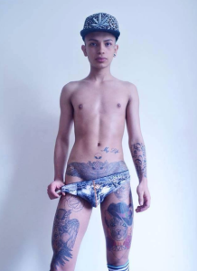 chulo gay tatuado