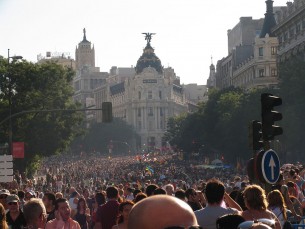 El Orgullo LGBT  inunda Madrid en plena ola de calor