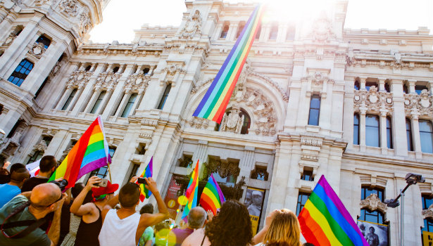 Luce al 100 % palmito para el Gay Pride 2017