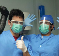 ¡Alto, cuidado con este vibrador gay!