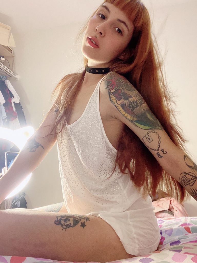 camgirl tatuada