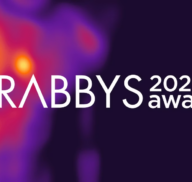 CAM4 lo da todo en la alfombra morada de los GRABBYS 2026
