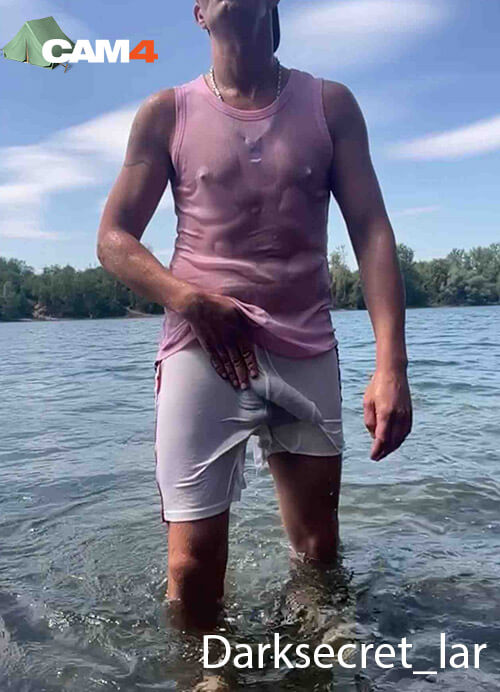 exhib guy bulge