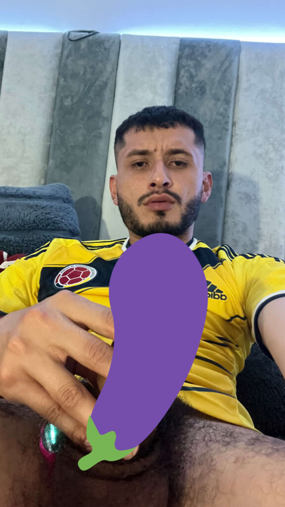 latino superdotato in webcam